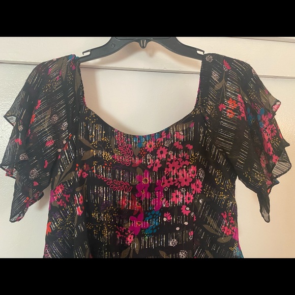 Trina Turk Cupcake Metallic off the shoulders,like new,beautiful silk dress - Picture 9 of 16